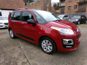1970 Citroen C3 Picasso 1.6 Bluehdi Edition in Red — image 2