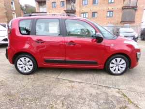 1970 Citroen C3 Picasso 1.6 Bluehdi Edition in Red — image 3