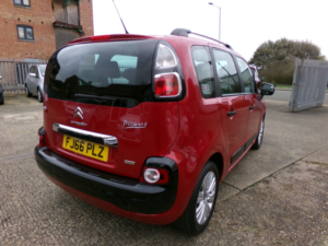 1970 Citroen C3 Picasso 1.6 Bluehdi Edition in Red — image 5