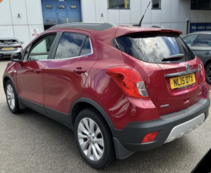 2015 Vauxhall Mokka 1.4 I Turbo Se * Heated Leather Trim * Service History * Privacy Glass * Parking Sensors * in Red — image 3