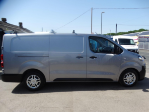 2022 Vauxhall Vivaro 2.0 Turbo D 3100 Dynamic L2 H1 Euro 6 (s/s) 6dr in Grey — image 5
