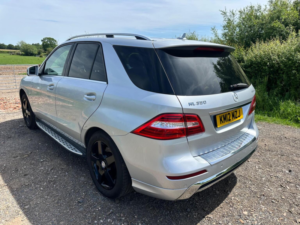2012 Mercedes-Benz M Class 3.0 Ml350 V6 Bluetec Sport G-Tronic 4WD Euro 6 (s/s) 5dr in Silver — image 4