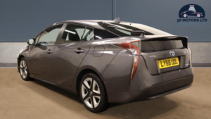 2016 Toyota Prius 1.8 Vvt-H Business Edition Plus CVT Euro 6 (s/s) 5dr (15in Alloy) in Grey — image 3