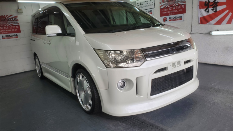 2008 Mitsubishi Delica 2.4 Auto 4WD £360 Tax in White — image 1