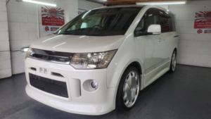 2008 Mitsubishi Delica 2.4 Auto 4WD £360 Tax in White — image 5