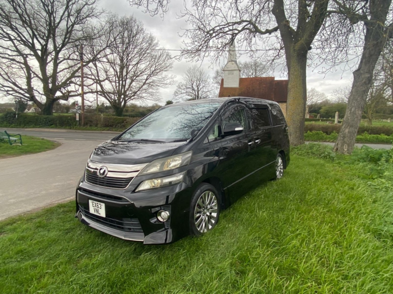 2014 Toyota Vellfire 3.5 Z Golden Eyes Ii 7 Seater Auto Fresh Import in Black — image 1