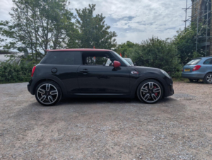 2015 MINI Hatch 2.0 John Cooper Works Auto Euro 6 (s/s) 3dr in Black — image 2