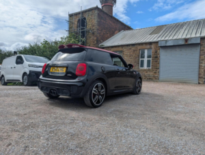 2015 MINI Hatch 2.0 John Cooper Works Auto Euro 6 (s/s) 3dr in Black — image 3