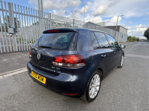 2010 Volkswagen Golf 2.0 Tdi Gt in Blue — image 4