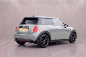 2017 MINI Hatch 1.5 Cooper Auto 3dr in Grey — image 6