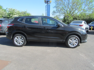 2014 Nissan Qashqai 1.2 Dig-T Acenta in Black — image 2
