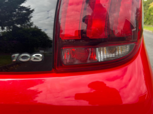 2015 Peugeot 108 1.2 Vti Puretech Allure Euro 5 5dr in Red — image 4