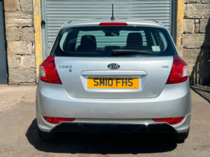 2010 Kia Ceed 1.6 Crdi 3 Hatchback 5dr Diesel Auto Euro 4 (113 Bhp) in Silver — image 6