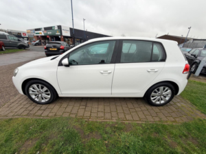 2012 Volkswagen Golf 1.6 Tdi Match Euro 5 5dr in White — image 5