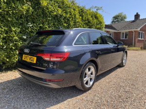 2017 Audi A4 Avant 1.4 Tfsi Sport in Blue — image 3