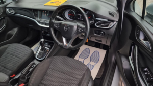 2017 Vauxhall Astra 1.4i Turbo Sri Auto Euro 6 (s/s) 5dr in Silver — image 2
