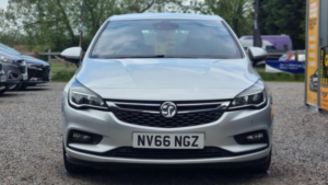2017 Vauxhall Astra 1.4i Turbo Sri Auto Euro 6 (s/s) 5dr in Silver — image 4