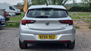 2017 Vauxhall Astra 1.4i Turbo Sri Auto Euro 6 (s/s) 5dr in Silver — image 5