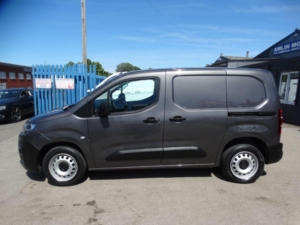 2023 Citroen Berlingo 1.5 Bluehdi 1000 Enterprise Edition M Swb Euro 6 (s/s) 5dr in Grey — image 4