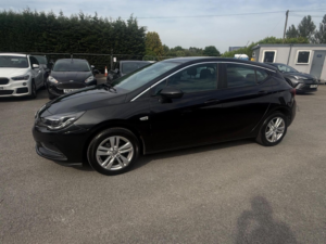 2016 Vauxhall Astra 1.0i Turbo Ecoflex Design Euro 6 (s/s) 5dr in Black — image 3