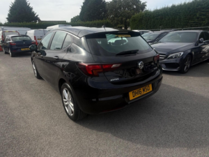 2016 Vauxhall Astra 1.0i Turbo Ecoflex Design Euro 6 (s/s) 5dr in Black — image 4