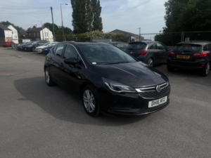 2016 Vauxhall Astra 1.0i Turbo Ecoflex Design Euro 6 (s/s) 5dr in Black — image 5