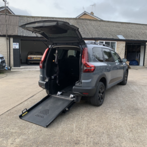 2023 Dacia Jogger 1.0 Tce Extreme Se in Grey — image 6