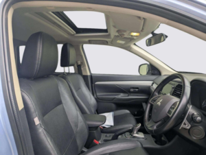 2014 Mitsubishi Outlander 2.0h 12kwh Gx4h CVT 4WD Euro 5 (s/s) 5dr in Blue — image 4