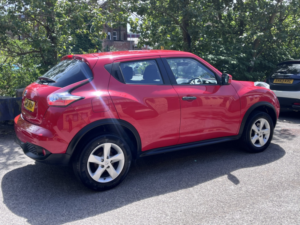2018 Nissan Juke 1.6 Visia SUV 5dr Petrol Manual Euro 6 (112 Ps) in Red — image 5