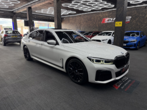 2019 BMW 7 Series 3.0 740ld Xdrive M Sport Saloon in White — image 5