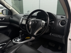 2020 Nissan Navara 2.3 Dci Tekna Auto 4WD Euro 6 4dr in White — image 2
