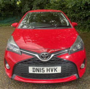 2015 Toyota Yaris 1.3 Dual Vvt-I Sport in Red — image 5
