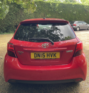2015 Toyota Yaris 1.3 Dual Vvt-I Sport in Red — image 6