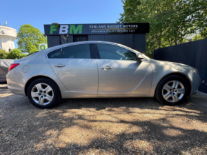 2010 Vauxhall Insignia 2.0 Cdti Ecoflex Exclusiv Euro 5 5dr in Silver — image 5