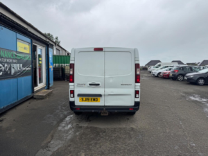 2019 Renault Trafic 1.6 Dci 29 Business+ Lwb Standard Roof Euro 6 5dr in White — image 5