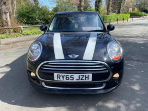 2016 MINI Hatch 1.5 Cooper Euro 6 (s/s) 5dr in Black — image 2