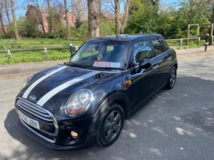 2016 MINI Hatch 1.5 Cooper Euro 6 (s/s) 5dr in Black — image 4