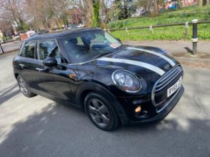 2016 MINI Hatch 1.5 Cooper Euro 6 (s/s) 5dr in Black — image 6