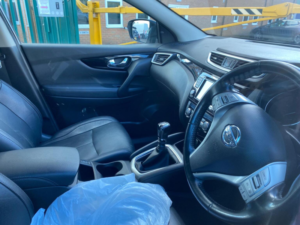 2014 Nissan Qashqai 1.5 Dci Tekna 2WD Euro 5 (s/s) 5dr in Silver — image 6