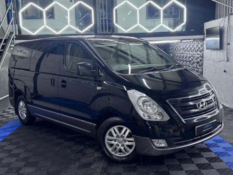 2016 Hyundai I800 2.5 Crdi Se Auto Euro 6 5dr in Black — image 1