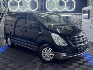 2016 Hyundai I800 2.5 Crdi Se Auto Euro 6 5dr in Black — image 2