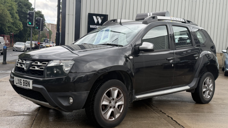 2016 Dacia Duster 1.5 Laureate Dci 110 Diesel Black 5dr 1 Keeper+low Tax+satnav in Black — image 1