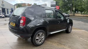 2016 Dacia Duster 1.5 Laureate Dci 110 Diesel Black 5dr 1 Keeper+low Tax+satnav in Black — image 4
