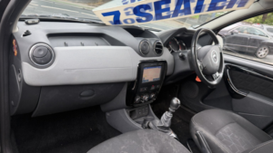 2016 Dacia Duster 1.5 Laureate Dci 110 Diesel Black 5dr 1 Keeper+low Tax+satnav in Black — image 5