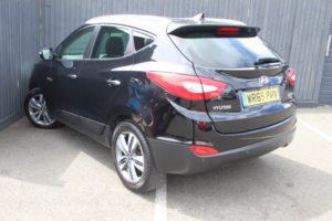 2015 Hyundai Ix35 1.7 Crdi Premium in Black — image 4