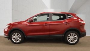 2014 Nissan Qashqai 1.2 Dig-T Acenta Premium 2WD Euro 5 (s/s) 5dr in Red — image 5