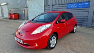 2016 Nissan Leaf 30kwh Acenta in Red — image 3