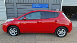 2016 Nissan Leaf 30kwh Acenta in Red — image 4