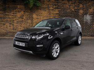2018 Land Rover Discovery Sport 2.0 Td4 Hse Auto 4WD Euro 6 (s/s) 5dr in Black — image 3