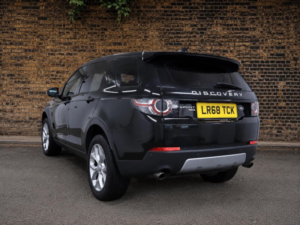 2018 Land Rover Discovery Sport 2.0 Td4 Hse Auto 4WD Euro 6 (s/s) 5dr in Black — image 4